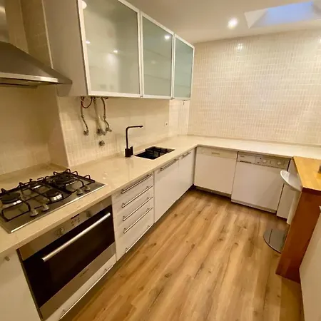 Bairro Alto Aloja Lisbona